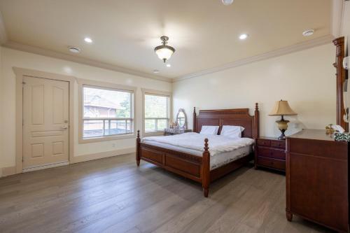 Francis Home Hotel 福来顺家庭宾馆 in Richmond, Canada