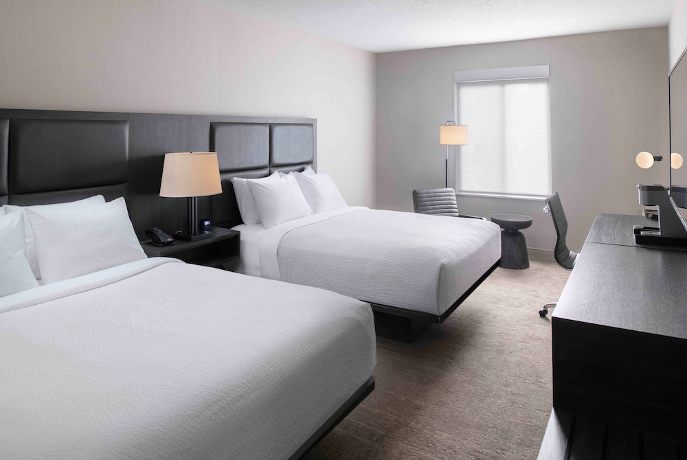 Holiday Inn Express South Burlington Downtown - photo 5