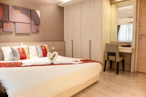 Shine Sukhumvit 33 Aparthotel Phrompong