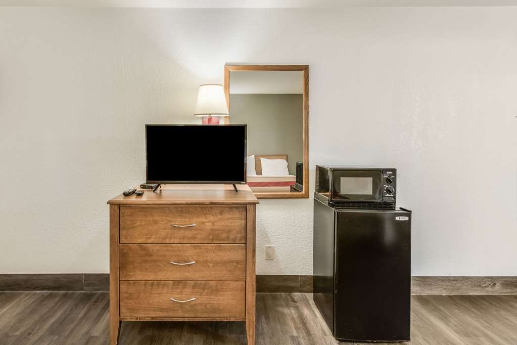 Econo Lodge Truman Inn - photo 13