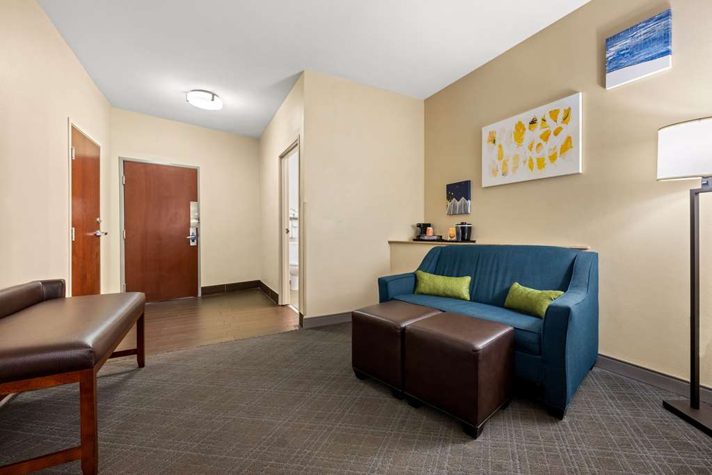 Comfort Suites Cullman I 65 Exit 310 - photo 19
