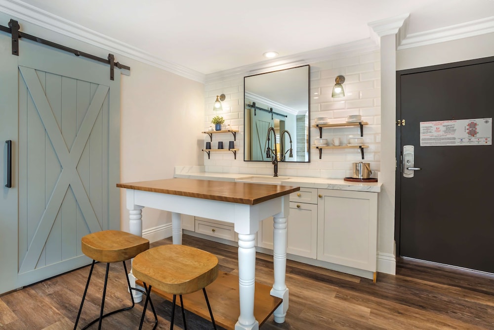 Dry Creek Inn MOD Collection by Sonesta - photo 32