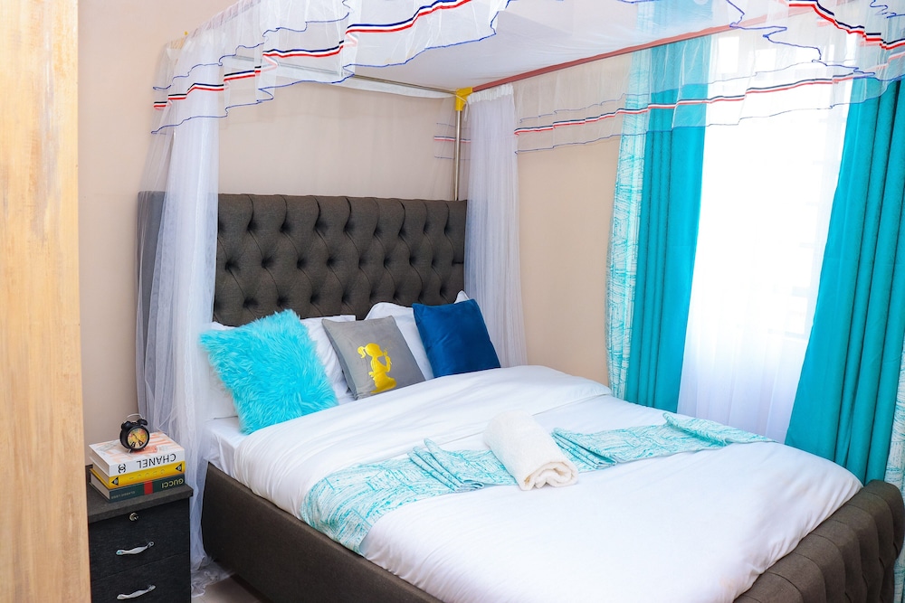 Lux Suites Oak South Gardens Apartments