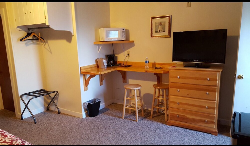Eden Village Motel & Cottages - photo 5