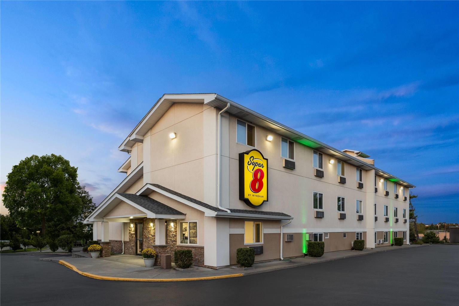 Super 8 by Wyndham Latham Albany Airport - photo 3