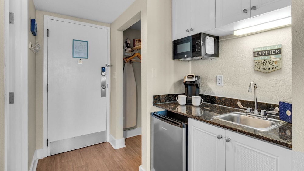 Ground floor Studio at Sandestin Golf & Beach Resort: Sleeps 4 - photo 8