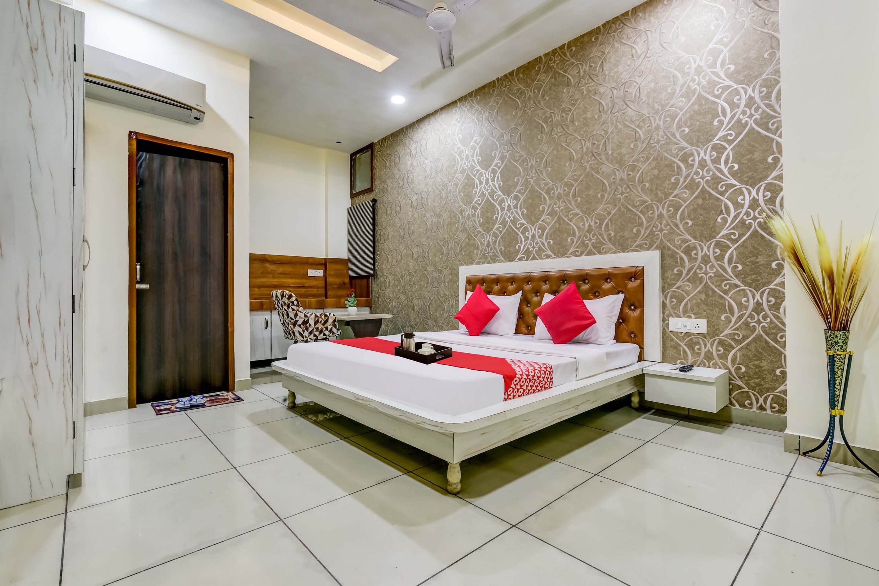 Super OYO Flagship Hotel Sky Land
