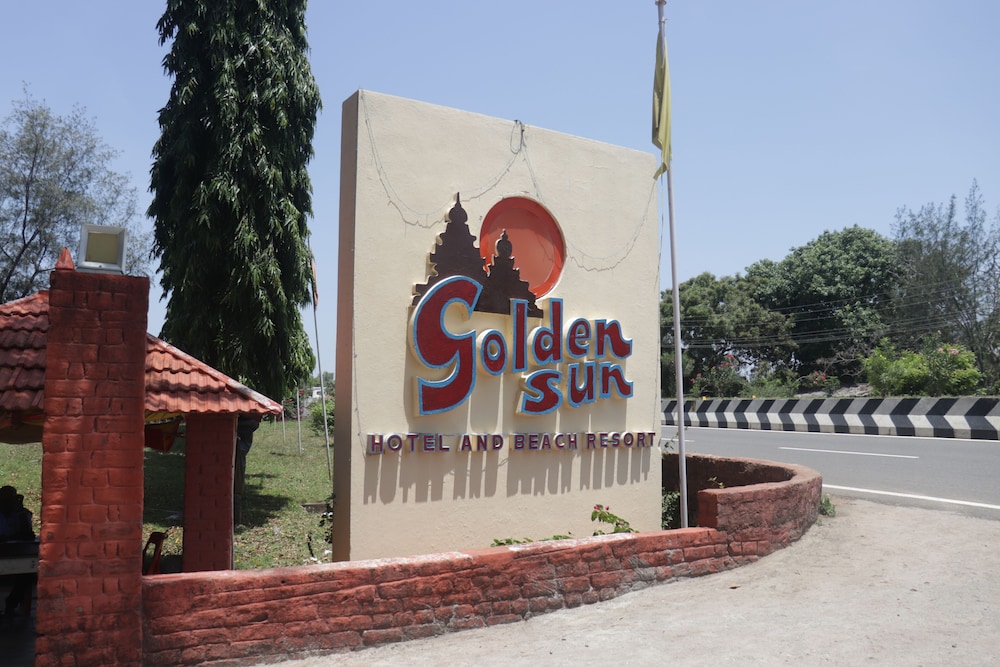 Golden Sun Beach Resort in Seven Pagodas, India