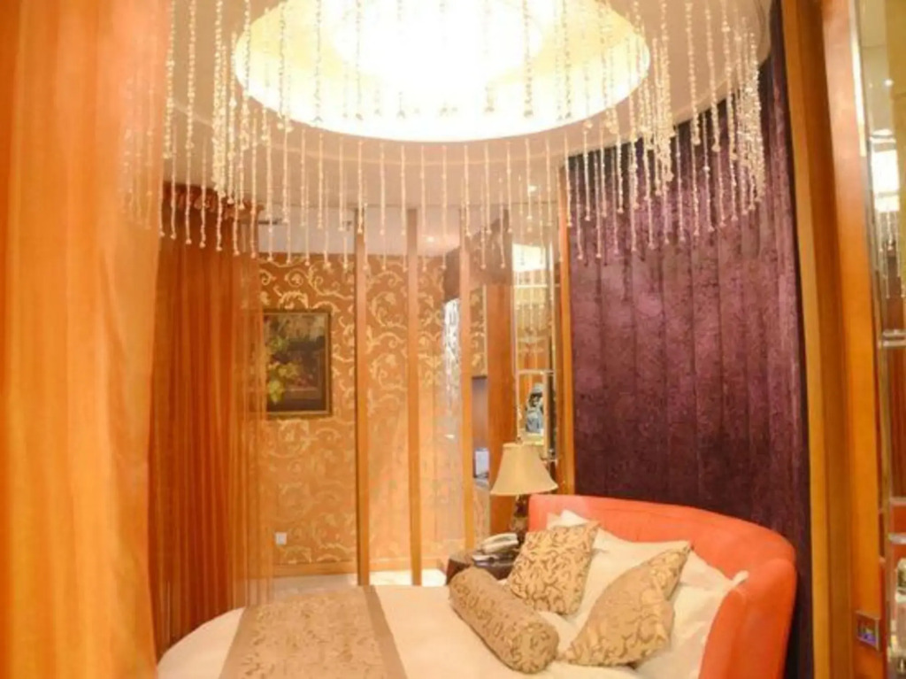 Yihe Shenhua Spa Theme Hotel — Cangzhou