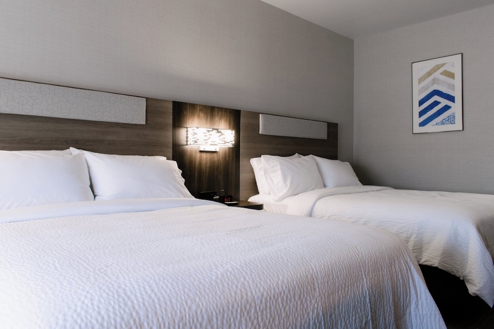 Holiday Inn Express Hotel & Suites Glen Rose - photo 6