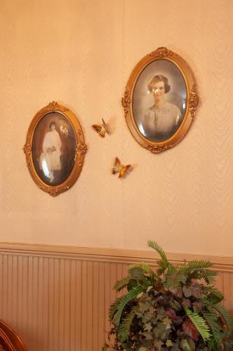 The Historic Wolf Hotel - photo 9
