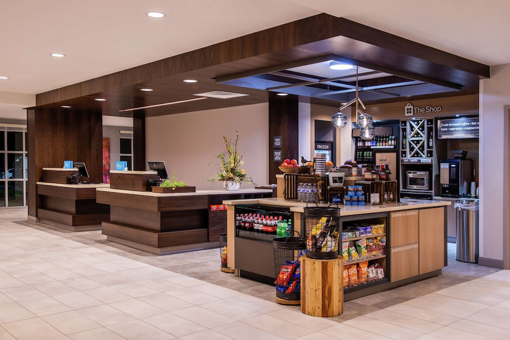 Hilton Garden Inn Kansas City Airport - photo 35
