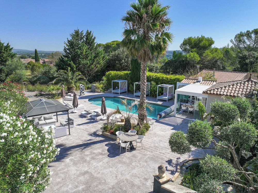 Casa Dina — 5-Star Luxury Hotel in Sommieres, France
