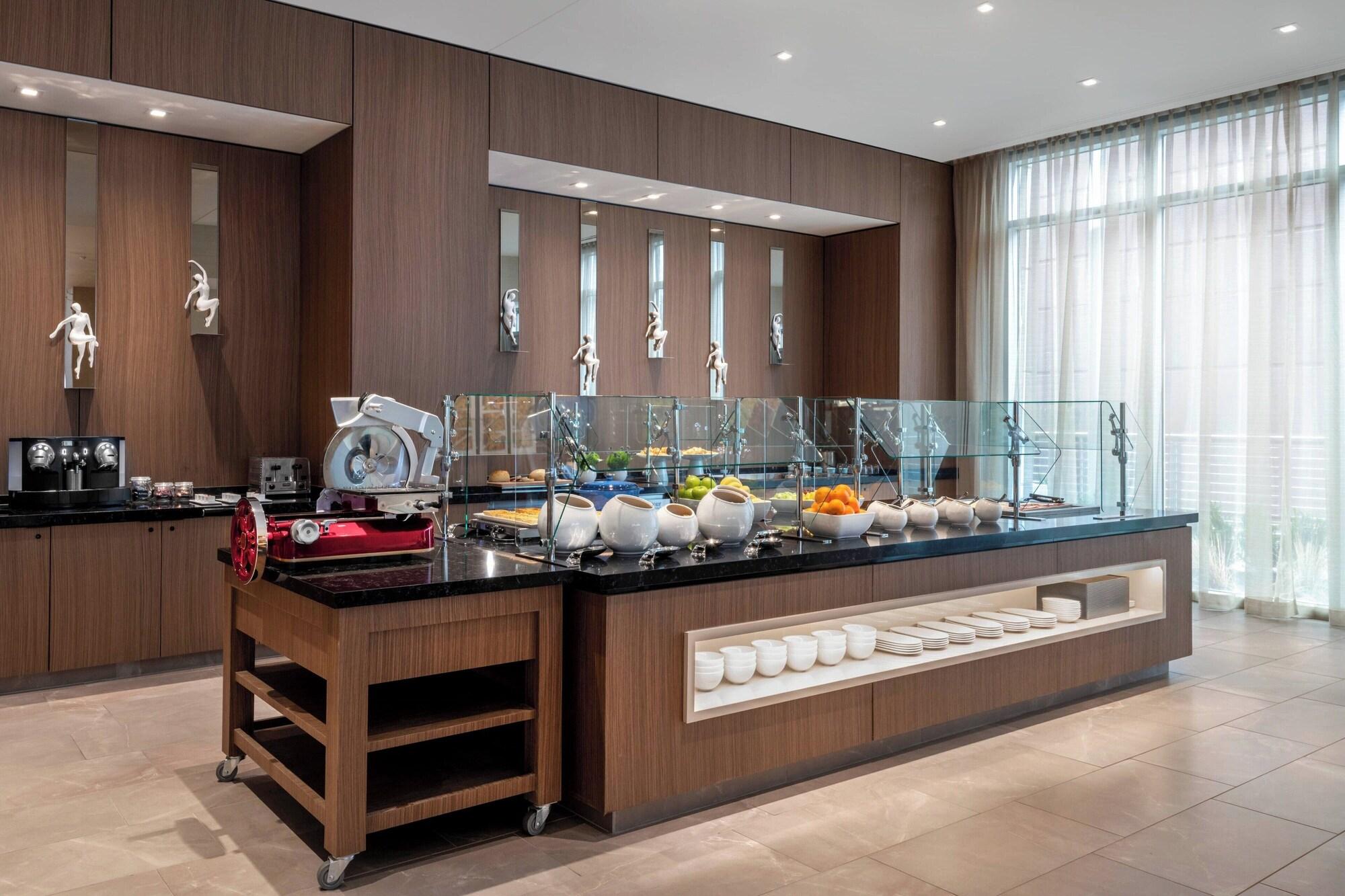 AC Hotel by Marriott Atlanta Midtown - photo 20