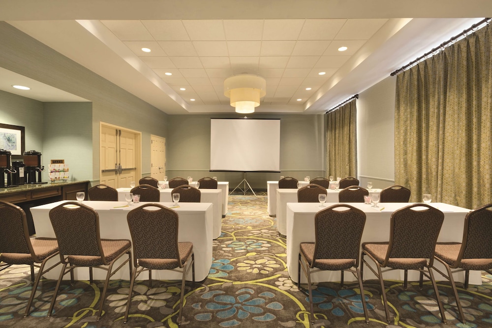 Hilton Garden Inn Worcester - photo 27