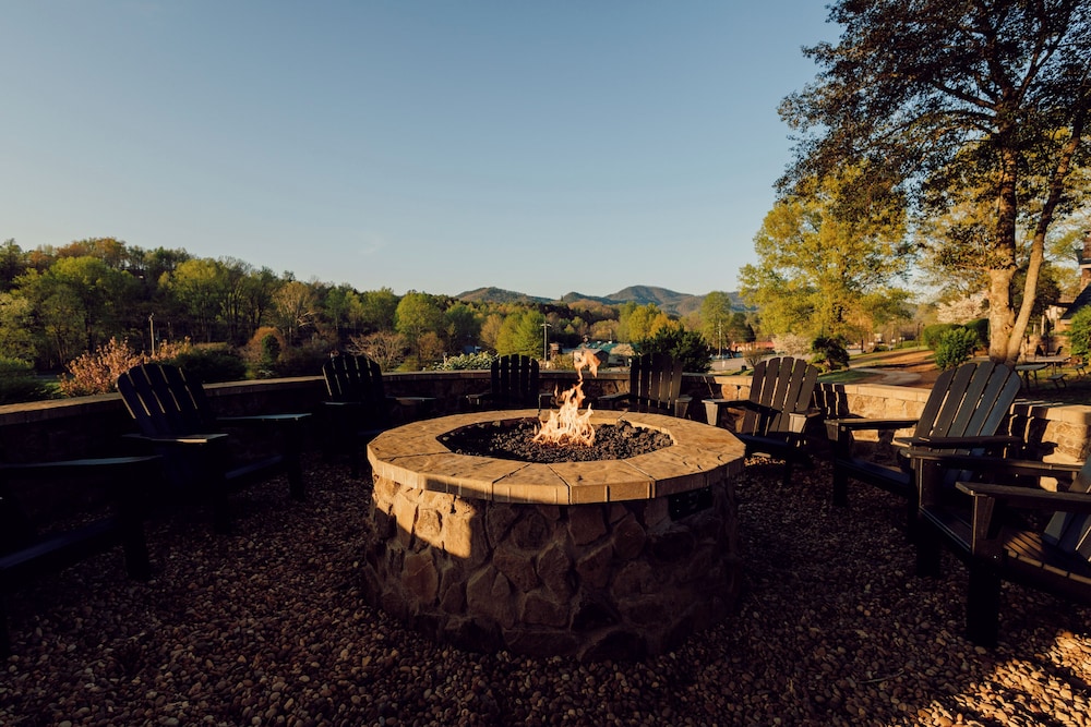 Tremont Lodge & Resort - photo 315