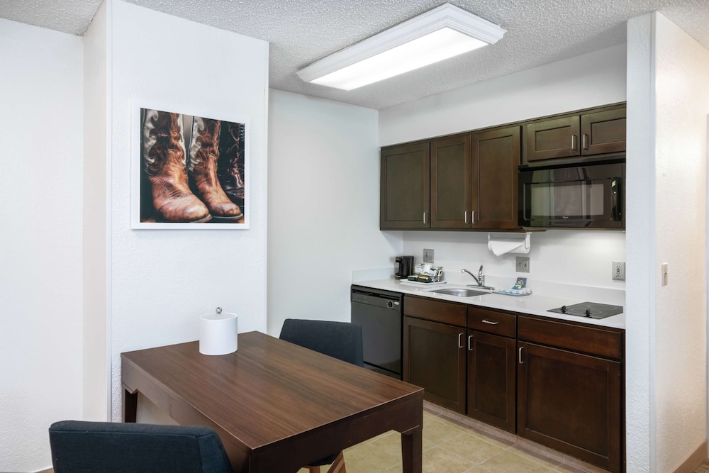 Hampton Inn & Suites Nashville Franklin - photo 14
