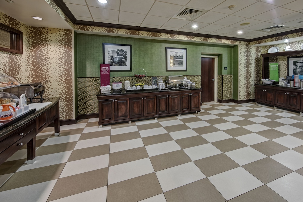Hampton Inn Cambridge - photo 34