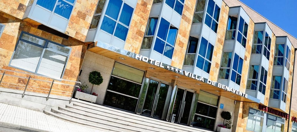 Villa de Benavente — 4-Star Luxury Hotel in Benavente, Spain