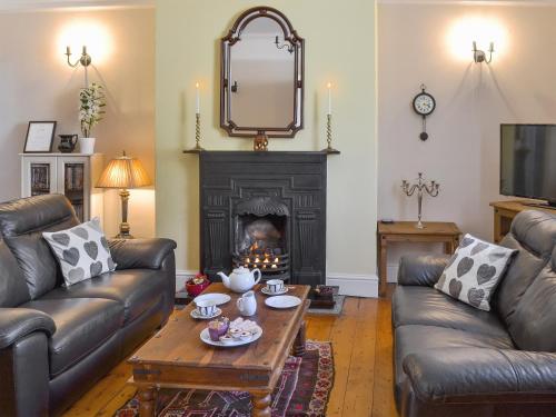 Rosehip Cottage — 4-Star Luxury Hotel in Alnwick, United Kingdom
