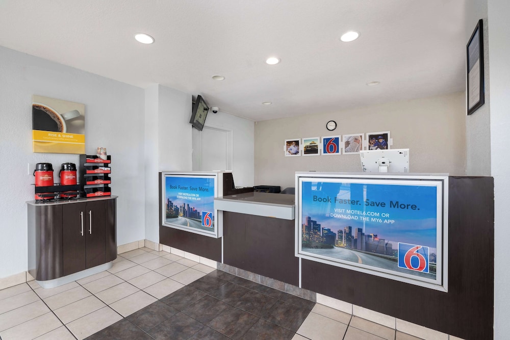 Motel 6 Santa Ana CA - featured photo