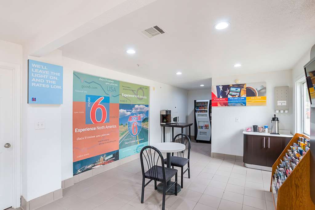 Motel 6 Grand Prairie TX Near Six Flags Drive - photo 22
