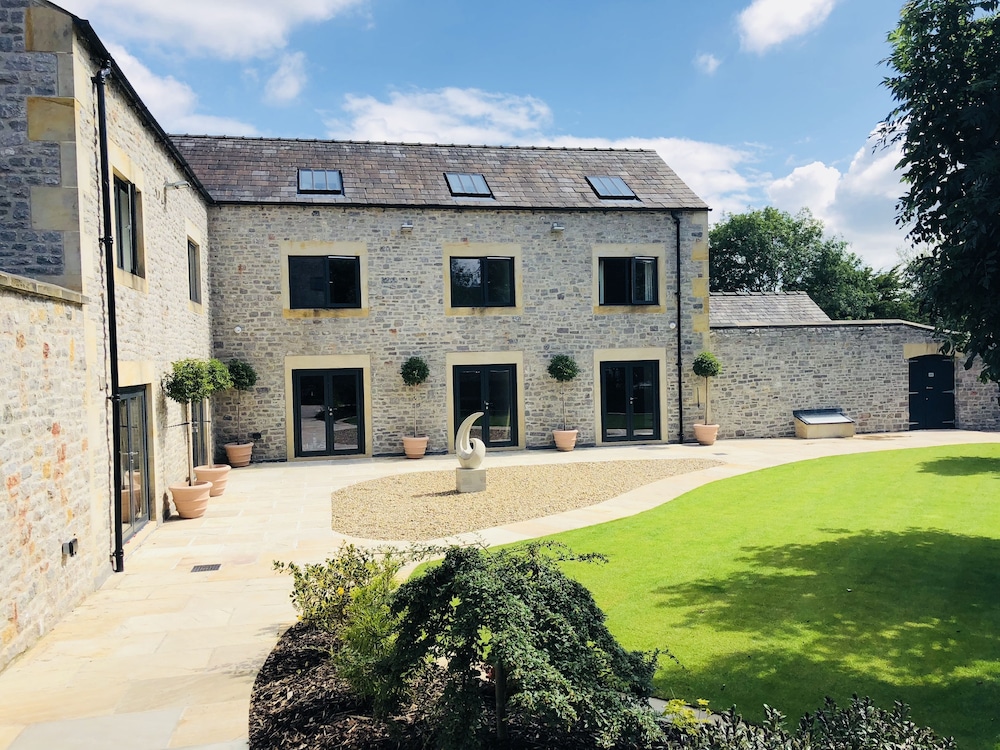 Millstream Mews — 4-Star Luxury Hotel in Bakewell, United Kingdom
