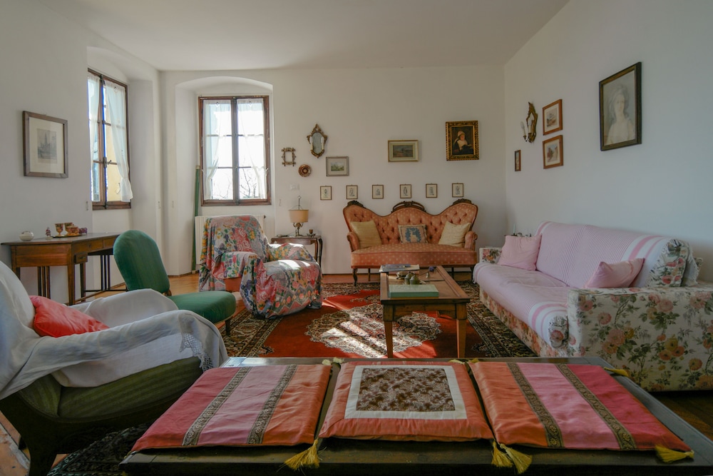 Villa Cristani Valpolicella Apartments — 4-Star Luxury Hotel in San Pietro In Cariano, Italy