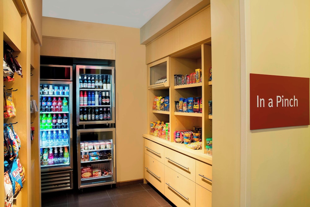TownePlace Suites Orlando at FLAMINGO CROSSINGS Town Center Western Entrance - photo 39