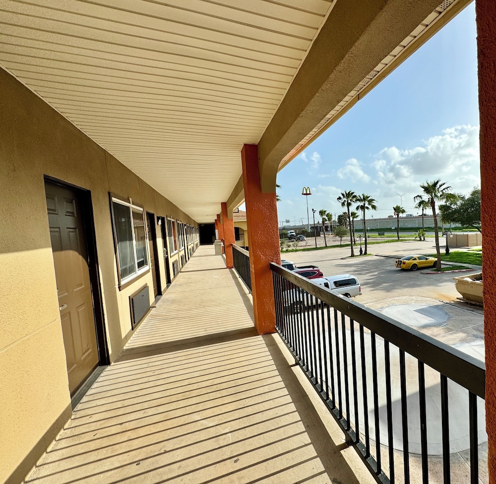 Texas Inn and Suites City Center at University Dr. - photo 57