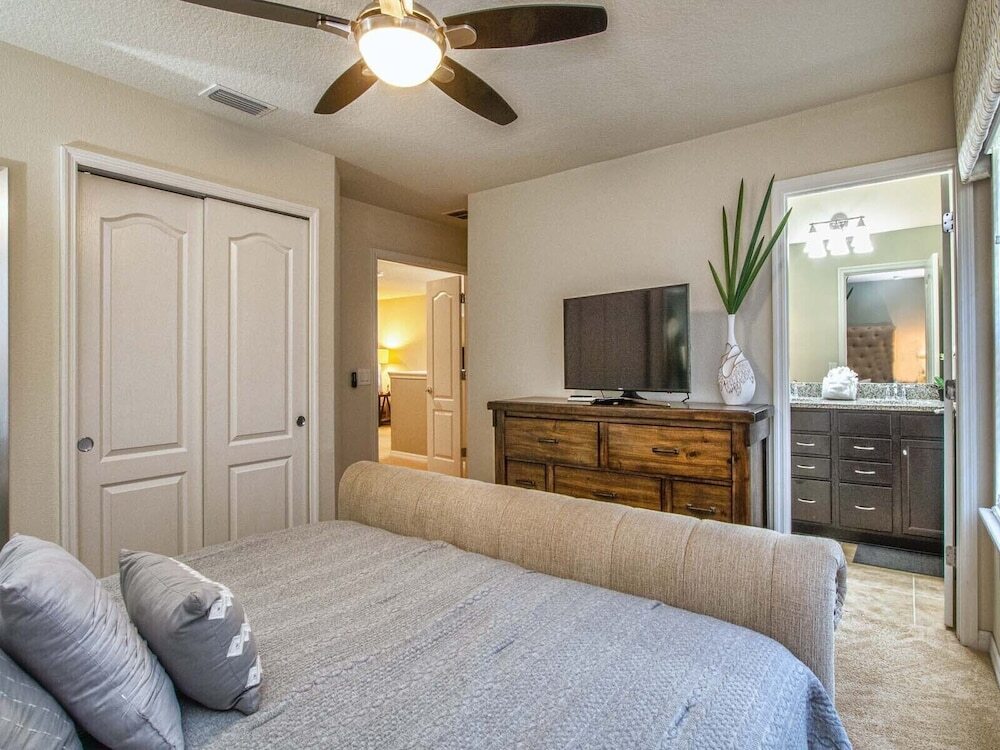 Spacious 8BR Villa w Pool & Resort Amenities - photo 9