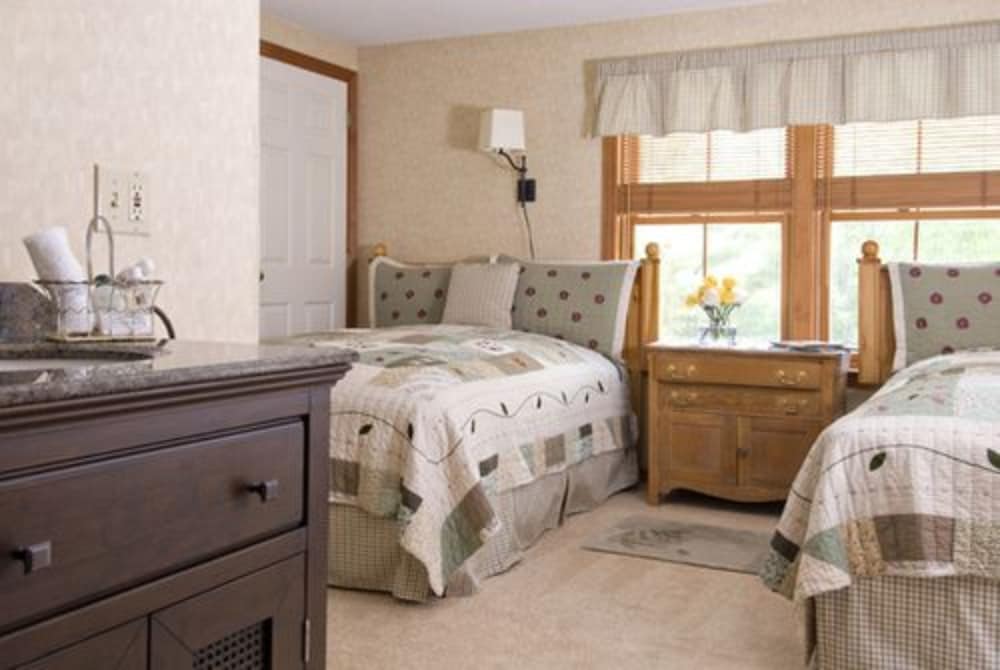 Inn at Ellis River - photo 11