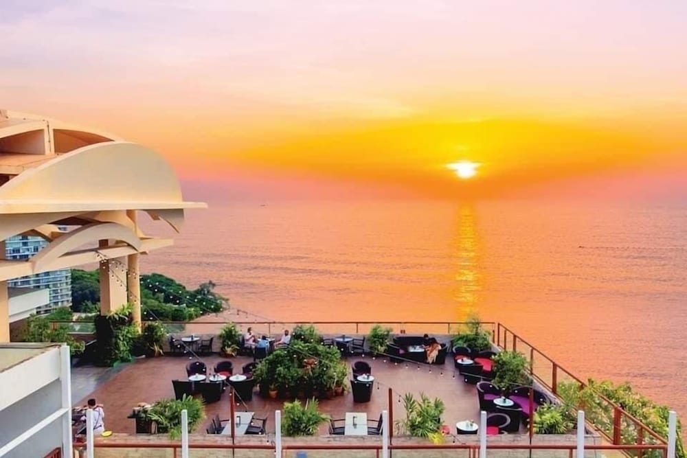 מזון ומשקאות