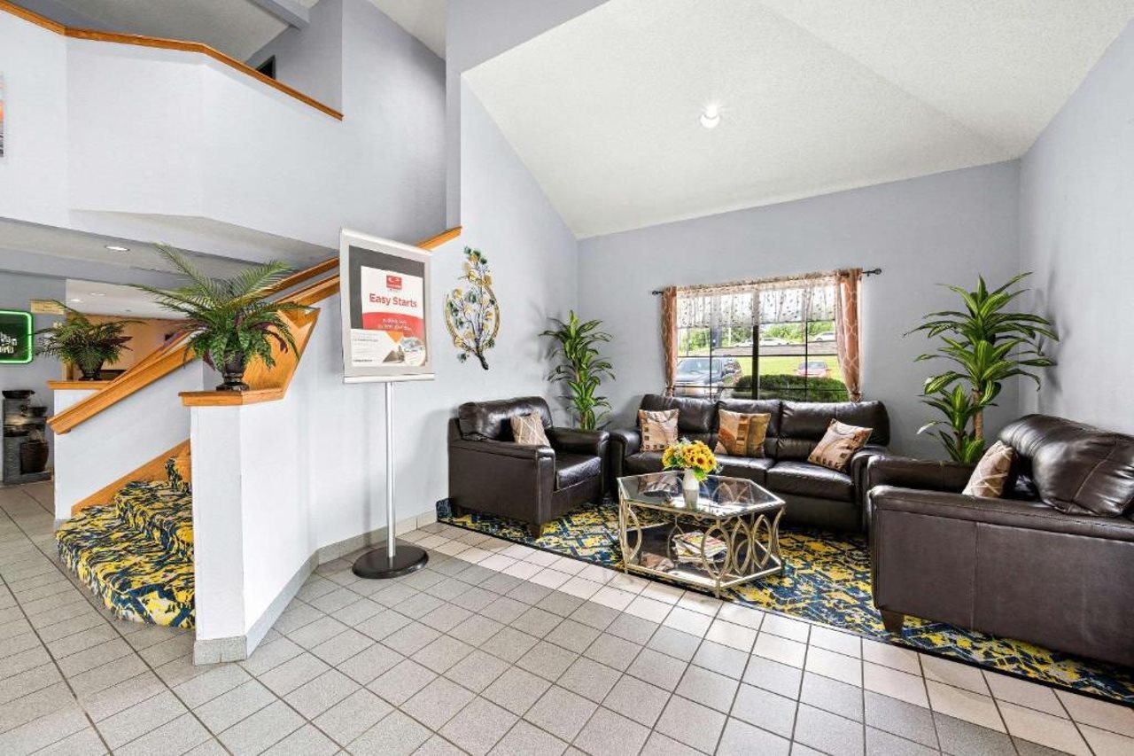 Econo Lodge London North - photo 7