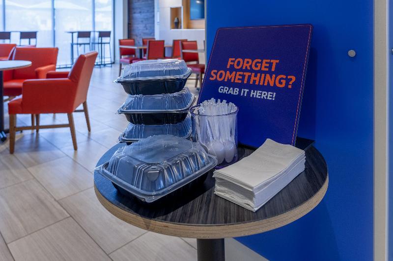 Holiday Inn Express & Suites Brunswick Harpers Ferry Area by IHG - photo 51