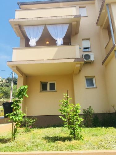 Apartments with parking space Palit Rab 22466 — 4-Star Luxury Hotel in Rab, Croatia