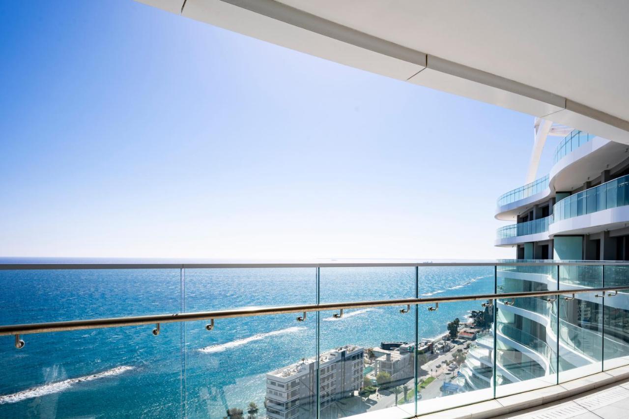 Del Mar Beachfront 3 Bedroom 'C' Residence