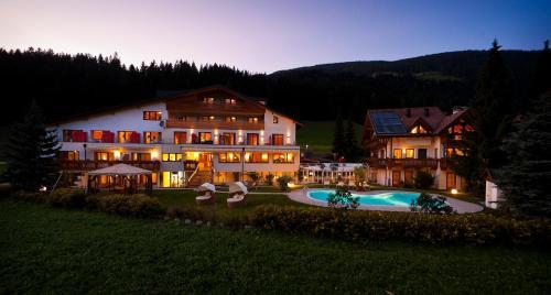 Helmhotel — 4-Star Luxury Hotel in San Candido, Italy