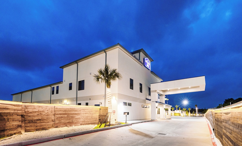 Palace Inn Blue Edgebrook — hotel near William P. Hobby Airport