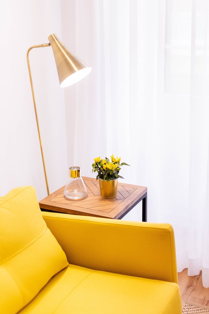 Apartamentos Fernão Ornelas — 4-Star Luxury Hotel in Funchal, Portugal