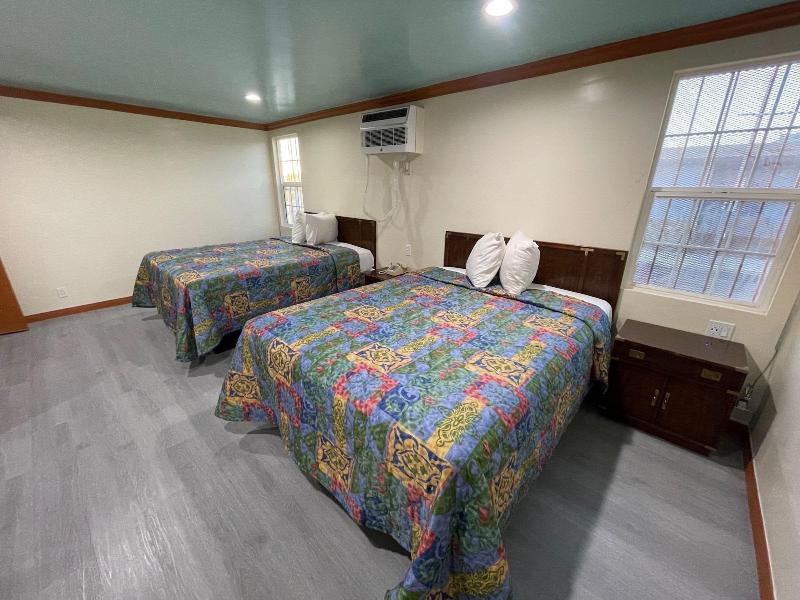 Hilltop Motor Inn - photo 31