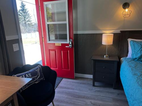Claddagh Motel & Suites - photo 112