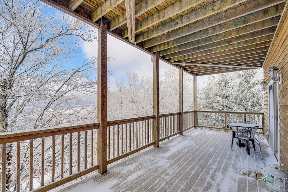 2 Mi to Ski Resort: Beech Mtn Home w Fire Pit - photo 30