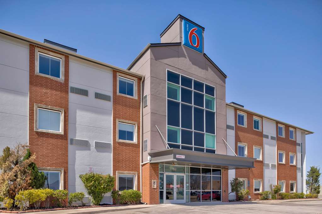 Motel 6 Norman OK - featured photo