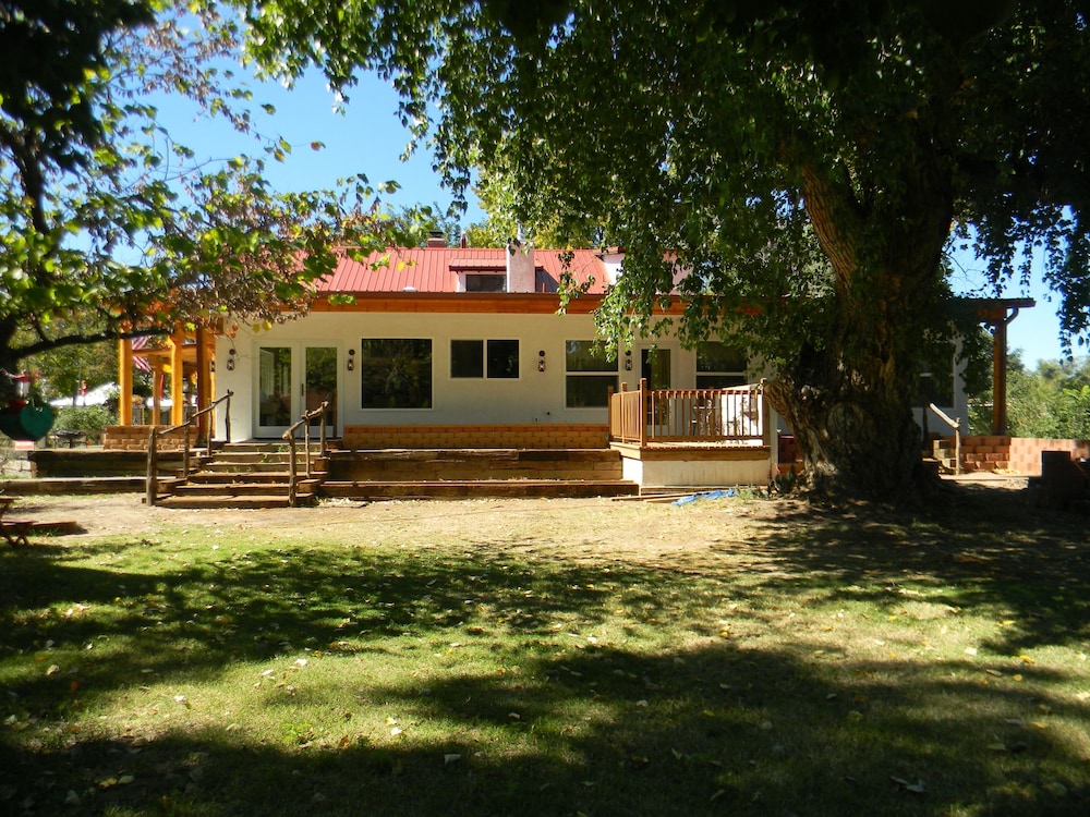 Red Horse Bed and Breakfast - photo 73