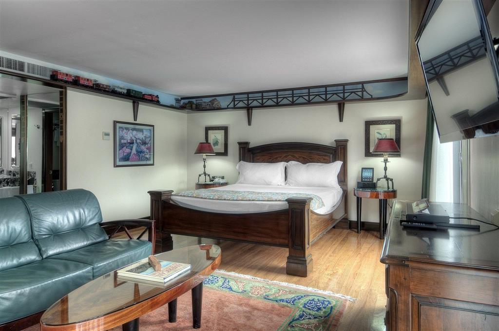 Dinah's Garden Hotel - photo 33