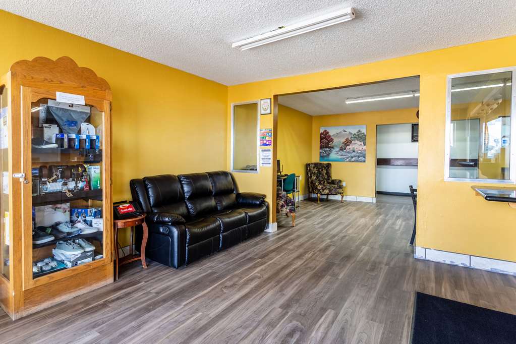 Econo Lodge Gallup - photo 4