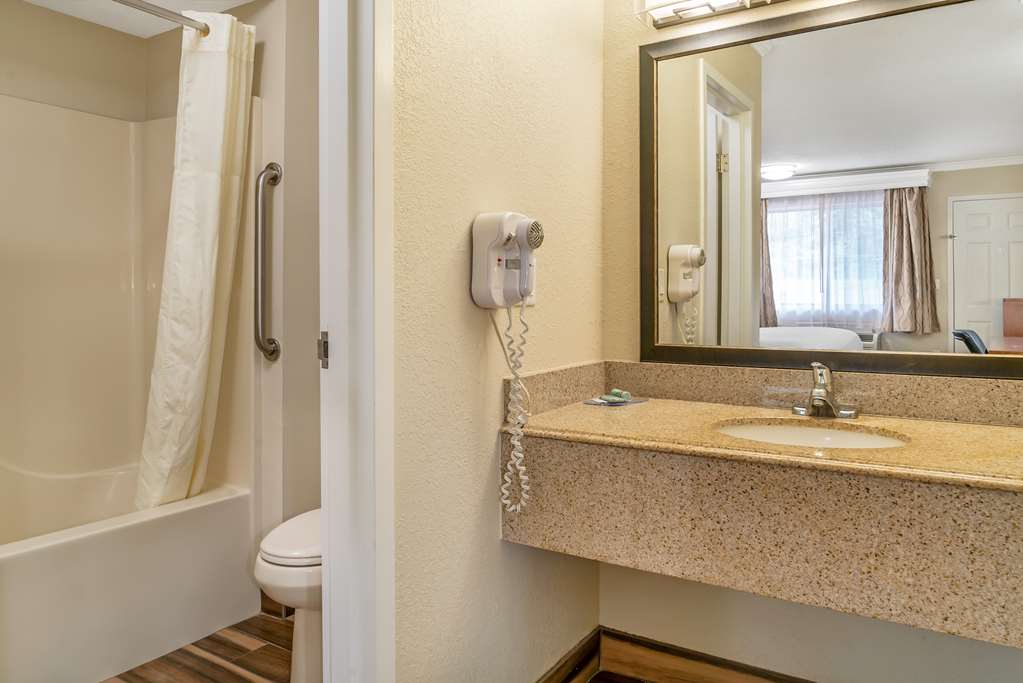 Best Western Of Hartland - photo 15