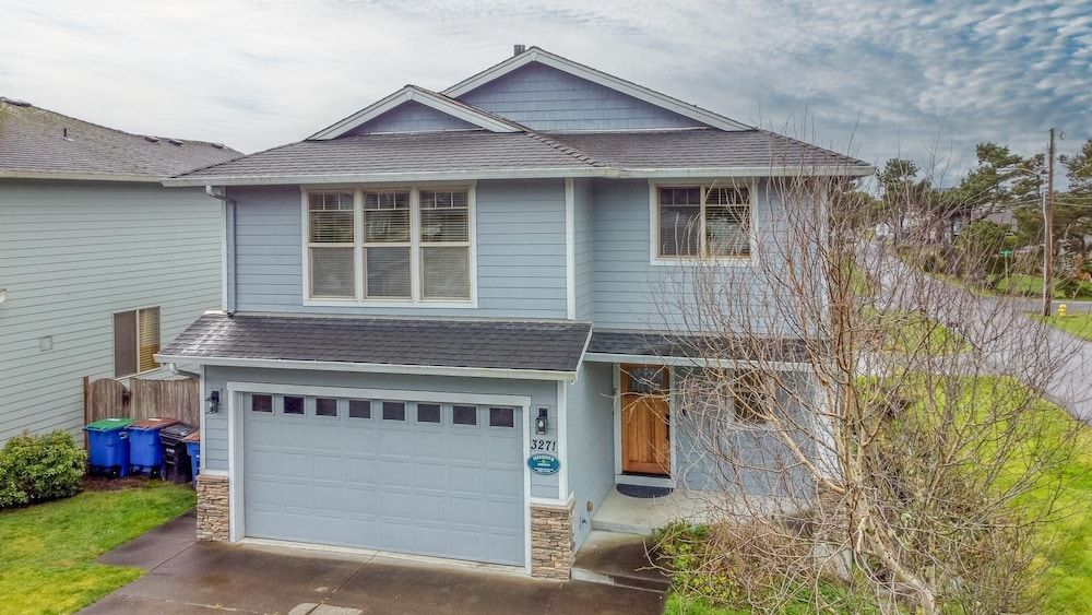 Seascape Getaway in Lincoln, United States