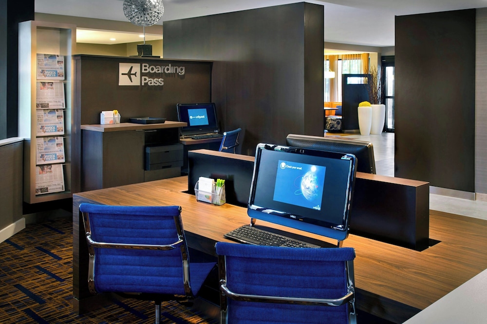 Courtyard By Marriott Hartford Windsor Airport - photo 17
